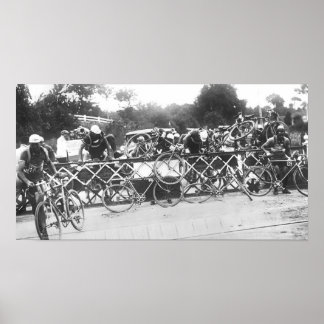 Affiche Les cyclistes ne peuvent pas attendre au Tour de T