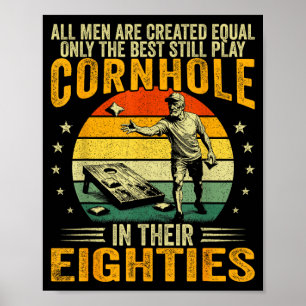 Affiche Les hommes âgés jouent à cornhole dans 80s sac de