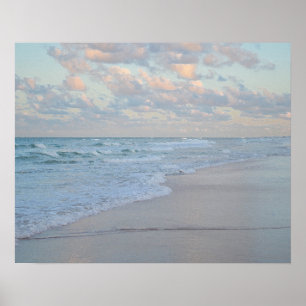 Affiche Lever de soleil sur plage au-dessus d'eau calme Ar