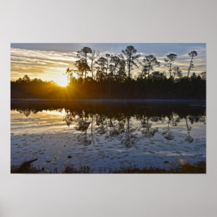 Affiche Lever du soleil sur le lac Galliard, sanctuaire or