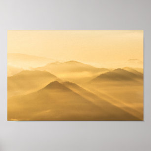 Affiche Lever du soleil sur les collines de brouillard mat