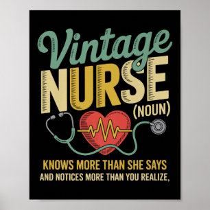 Affiche L'Infirmière vintage Noun En Sait Plus Qu'Elle Dit