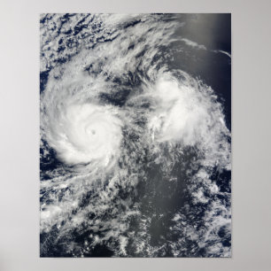 Affiche L'ouragan Felicia et le cyclone Enrique à l'est de