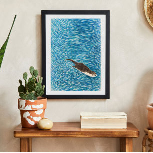 Affiche Loutre de rivière joueuse nageant dans l'eau bleue