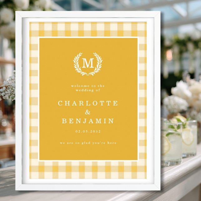 Affiche Mariage de crête de monogramme En vichy jaune Bien (Yellow Gingham Monogram Crest Wedding Welcome Poster)