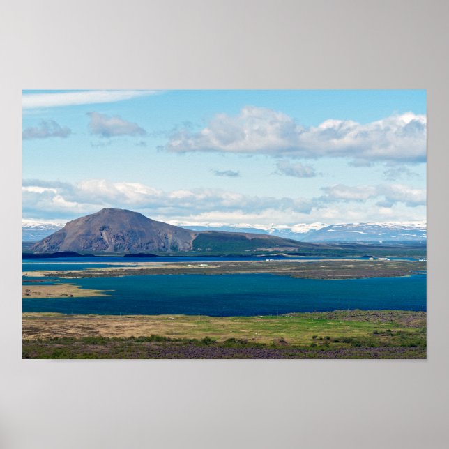 Affiche Mer du matin islandais avec fermes dans un fjord (Devant)