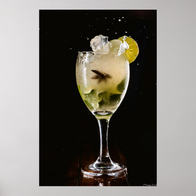 Affiche Midnight Mojito : Cocktail Dynamique avec Glace et (Devant)