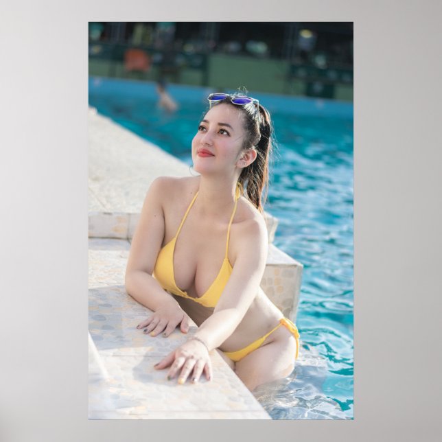 Affiche Model In Yellow Bikini (Devant)
