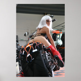 Affiche Modèle sexy sur l'affiche de moto