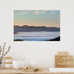 Affiche Montagne majestueuse Triglav avec brouillard dans 