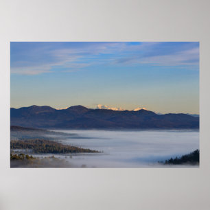 Affiche Montagne majestueuse Triglav avec brouillard dans