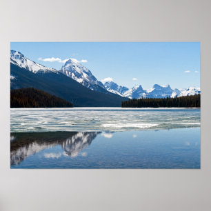 Affiche Montagnes Rocheuses se reflétant dans le lac Malig