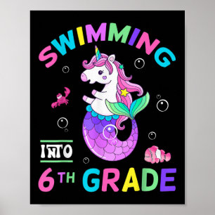Affiche Nageant dans la licorne de sixième année sirène re