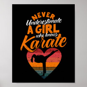 Affiche Ne sous-estimez jamais le karaté d'une fille
