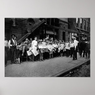 Affiche Newsboys Preparing To Work - Lewis Hine - 1908
