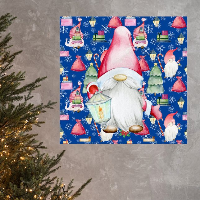 Affiche Noël Santa Gnome & Fond à Motif Bleu (Christmas Santa Gnome & Blue Pattern Background Poster)