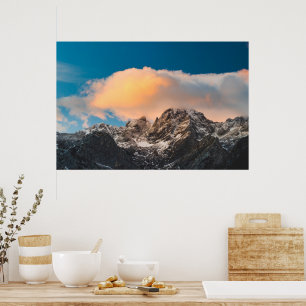 Affiche Nuages enflammés au-dessus des montagnes