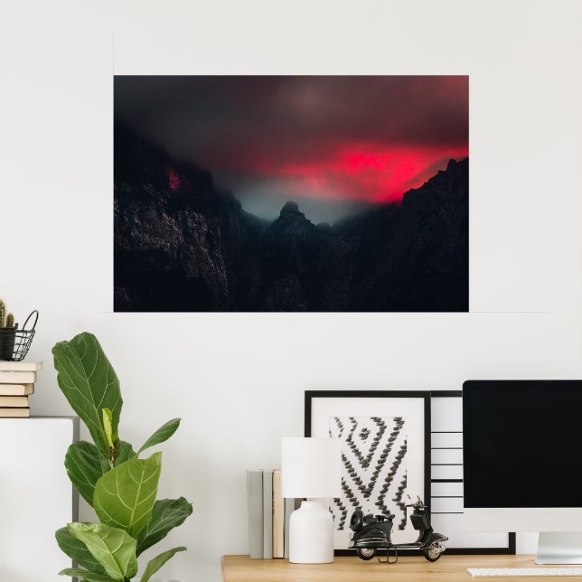 Affiche Nuages enflammés, brouillard et montagnes (Bureau à domicile)