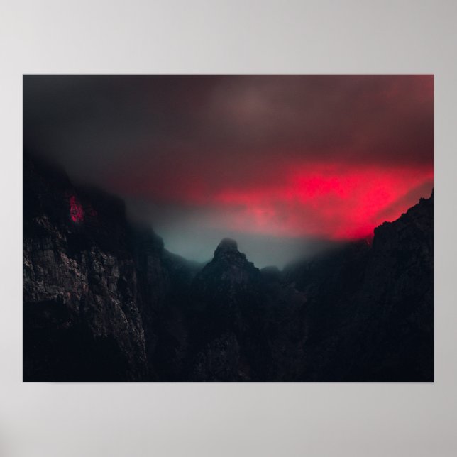 Affiche Nuages enflammés, brouillard et montagnes (Devant)