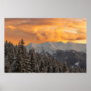 Affiche Nuages orange au-dessus des montagnes et de la for