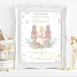 Affiche Nutcracker Winter Onederland 1er anniversaire<br><div class="desc">Personnalisez facilement et rapidement ce poster de bienvenue pour la fête d'anniversaire de l'onederland rose doux, appuyez simplement sur le bouton customiser pour réorganiser et formater le style et le placement du texte. Doté de personnages fantaisistes du Nutcracker dans des couleurs pastel sucrées. Parfait pour le premier anniversaire de votre...</div>