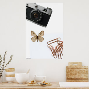 Affiche Objectif Vintage & Vol Doré : Collage Minimaliste