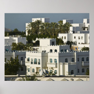 Affiche Oman, Muscat, Qurm. Bâtiments de la zone de Qurm /