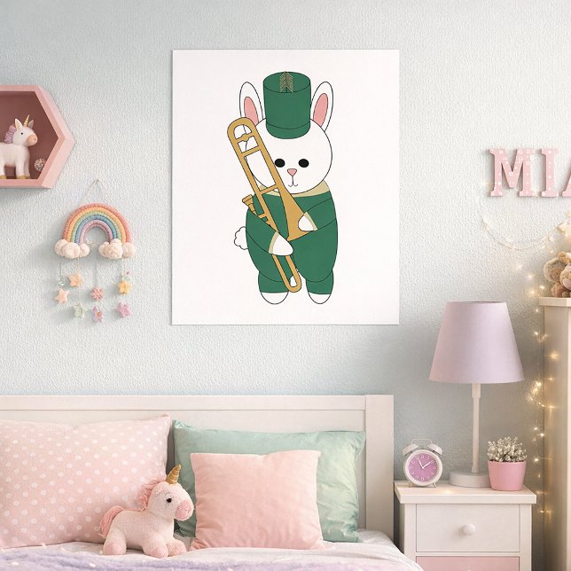 Affiche Orchestre d'harmonie à la trompette de lapin de Pâ (A poster of a rabbit holding a trombone in a green & gold marching band uniform.)