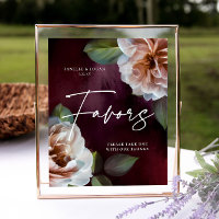 Panneau de mariage sur table pour les faveurs du j