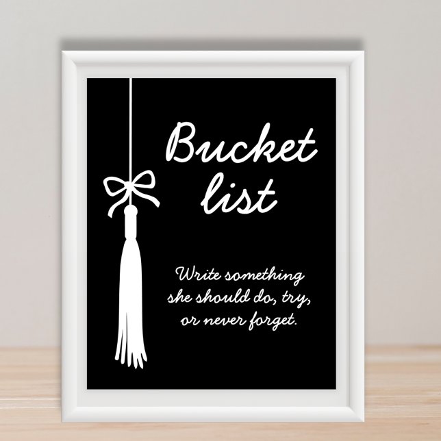 Affiche Panneau de remise des diplômes noir et blanc Coque (Bucket List Coquette Black & White Graduation Sign)