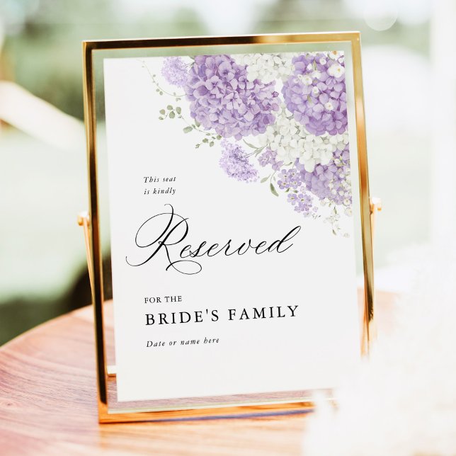 Affiche Panneau de siège réservé floral lavande lilas blan (Lavender lilac white hydrangea reserved wedding seating sign for bride family elegant ceremony decor)