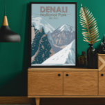 Affiche Parc national du Denali Alaska Mont Hunter Vintage<br><div class="desc">Design d'illustration vectorielle Denali. Le parc a un terrain de toundra,  de forêt d'épinettes et de glaciers,  le parc abrite la faune,  y compris le grizzli,  le loup,  l'orignal,  le caribou et le mouton de Dall.</div>