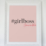 Affiche Patron et nom de fille rose moderne | best Girly G<br><div class="desc">Voici la collection Modern Pink Girl Boss & Name sur Zazzle! Cette collection branchée et élégante est parfaite pour toutes les femmes fortes et indépendantes qui font un tour dans leur carrière et font une déclaration. Que vous soyez une patronne ou que vous cherchiez un cadeau fabuleux pour une, cette...</div>