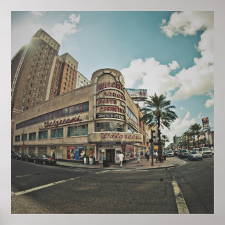 AFFICHE PEOPLE WALKING NEAR BUILDINGS DURING DAYTIME