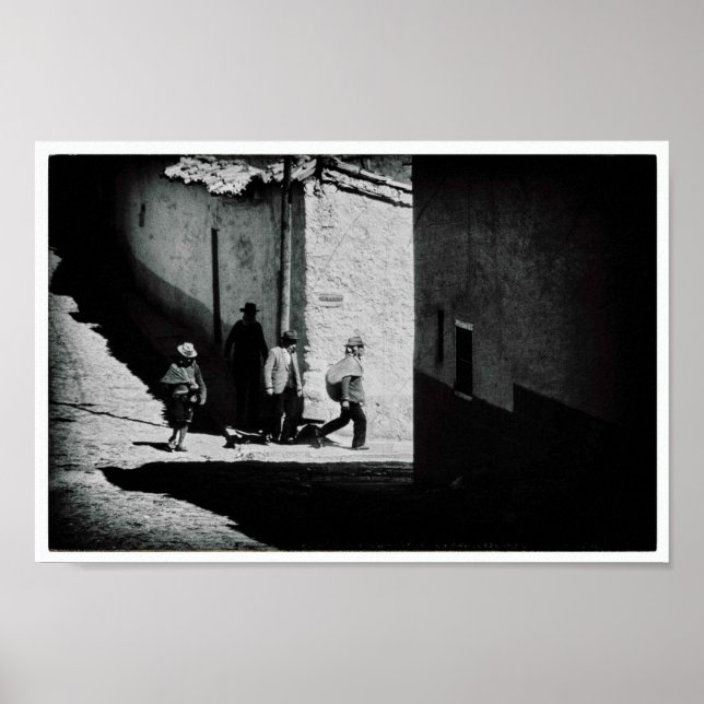 Affiche Pérou Des hommes marchent dans la rue (Devant)