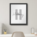Affiche Personnalisé simple et moderne<br><div class="desc">Gardez-le simple et audacieux,  ce style minimaliste gris et noir initial et nom sera frappant sur n'importe quel mur. Peut être téléchargé. Peut être transféré à n'importe quel produit sur zazzle. Vous pouvez modifier le jeu de couleurs et les polices à l'aide de l'outil de conception.</div>