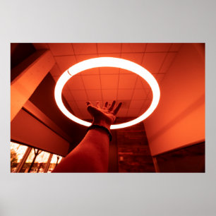 AFFICHE PERSONNE QUI ATTEINT LA LAMPE FLUORESCENTE I TOURN