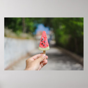 Affiche Personne tenant du popsicle le matin