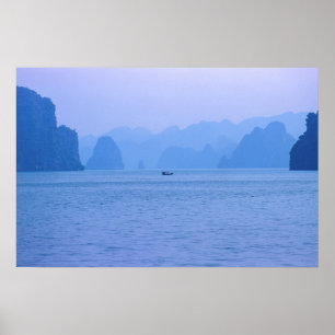 Affiche Petit bateau de pêche dans la baie d'Ha Long - Vie