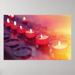 Affiche Petites bougies allumées dans une église catholiqu