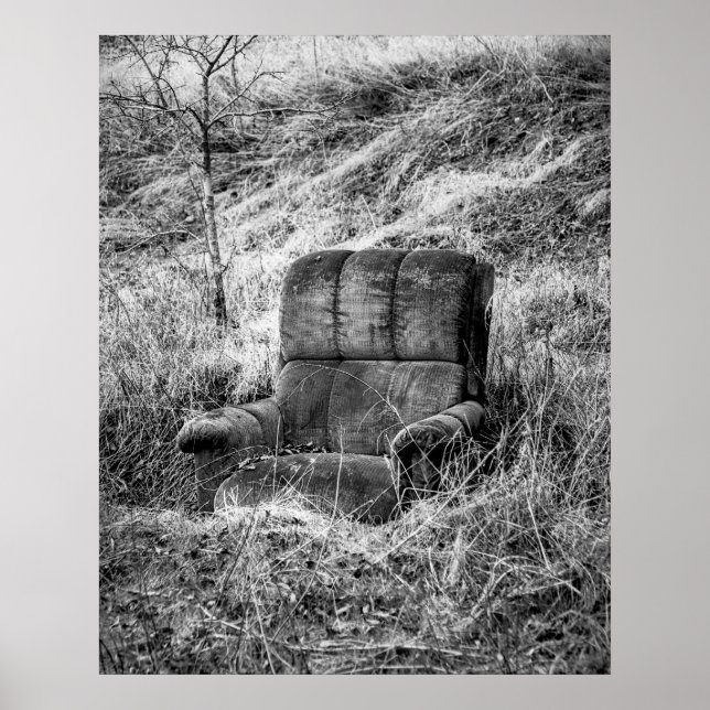 Affiche Photo ancienne de chaise en noir et blanc (Devant)