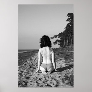 Affiche Photo de la plage de tatouage de bikini noir et bl