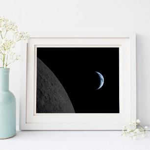 Affiche Photo d'espace moderne avec Terre couchée 10x8