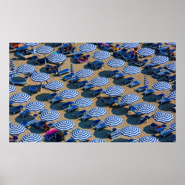 Affiche Photographie aérienne de umbrell de patio bleu et  (Devant)