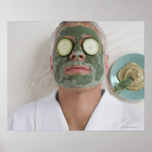 Affiche Plan rapproché d'un homme mûr se couchant avec un