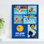 Affiche Polo d'eau personnalisée Photo Collage Nom de l'éq<br><div class="desc">Ce poster photo-collage personnalisé de water polo présente vos photos préférées téléchargées, un graphique à boules orange de water polo avec le numéro de votre joueur (facilement effacer), et du texte supplémentaire comme le nom de votre joueur et/ou le nom de l'équipe. Ce design est mis en opposition avec une...</div>