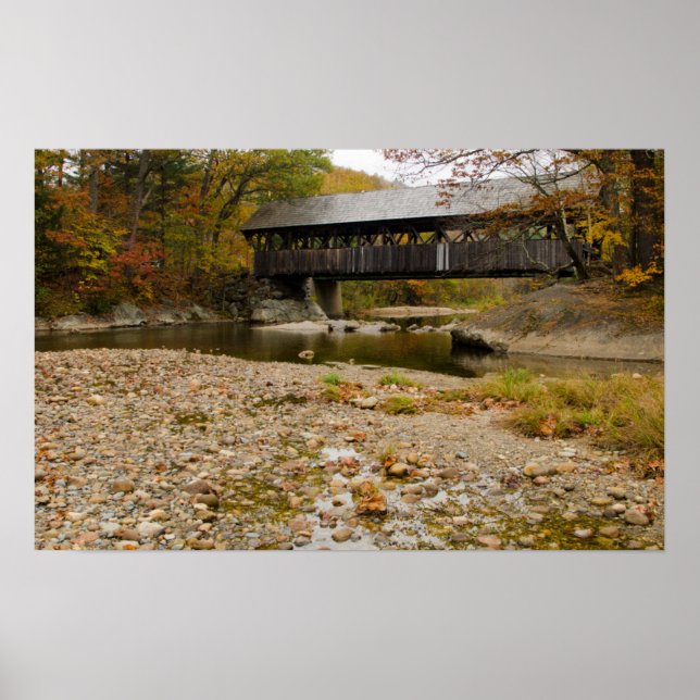 Affiche Pont couvert de Newry au-dessus du fleuve en autom (Devant)