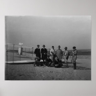 Affiche Portrait de groupe devant le planeur à Kill