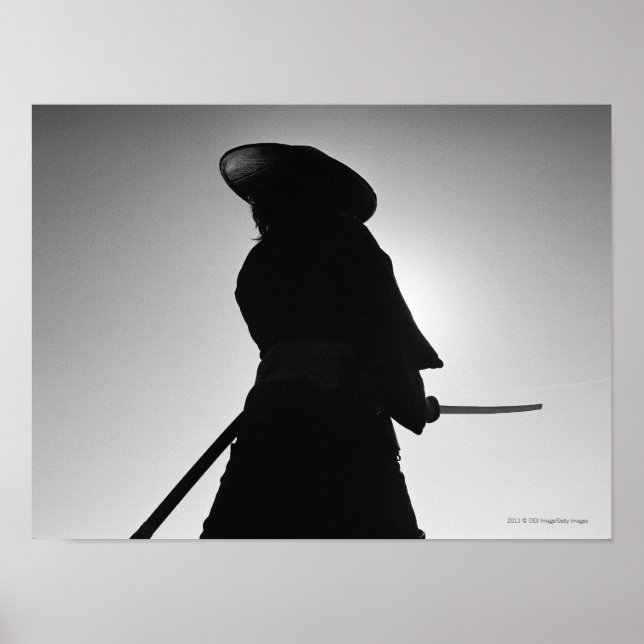 Affiche Portrait d'un guerrier samouraï tenant une épée (Devant)