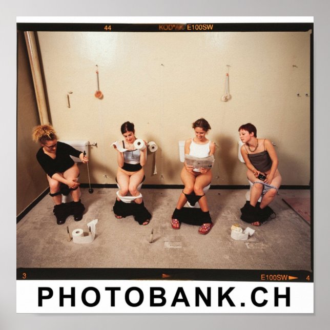 Affiche Quatre femmes aux toilettes (Devant)